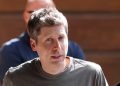 Altman tvrdí, že singularita nastala. Odborníci se přou