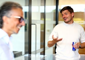Verstappen prodloužil s Red Bullem do roku 2030